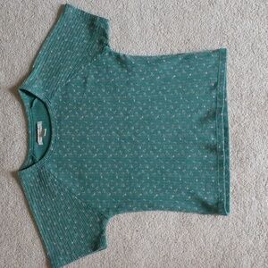 Floral dark green cropped short sleeved shirt. American Eagle brand, size XS.